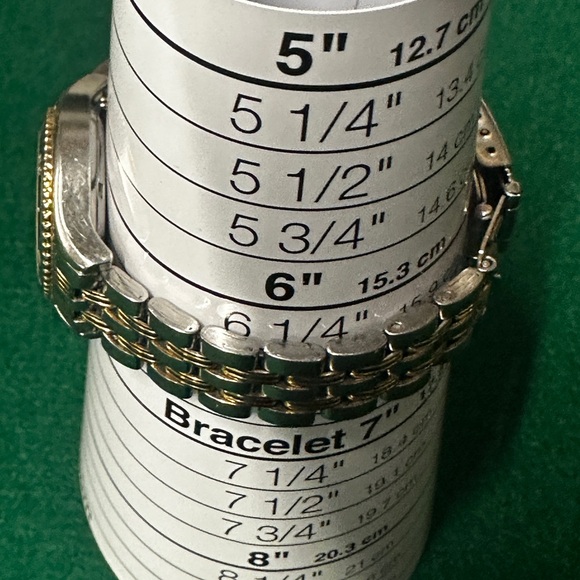 Women’s WENGER Swiss Army Brand Watch Vintage, New Battery 26mm Case - Picture 7 of 7